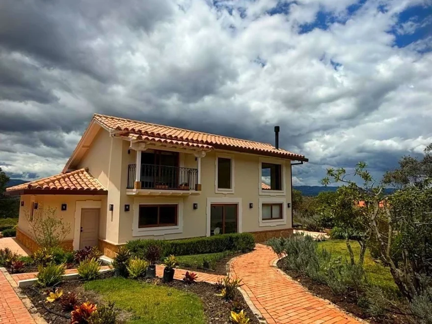 3-bedroom country house for sale